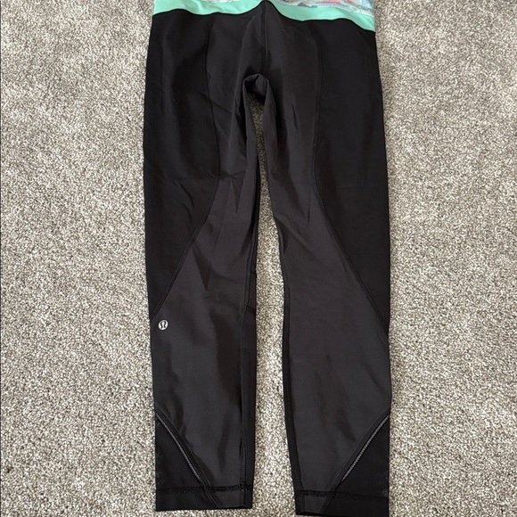 Bundle of 2 lululemon Black Capris - Picture 4 of 7